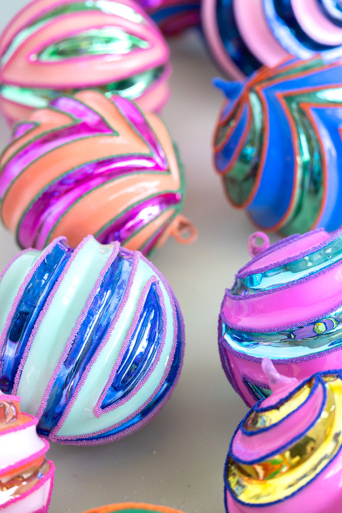 Bunting Ball Ornament Set