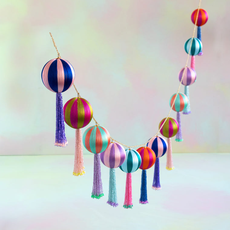 Twirl & Twinle Tail Ball Garland