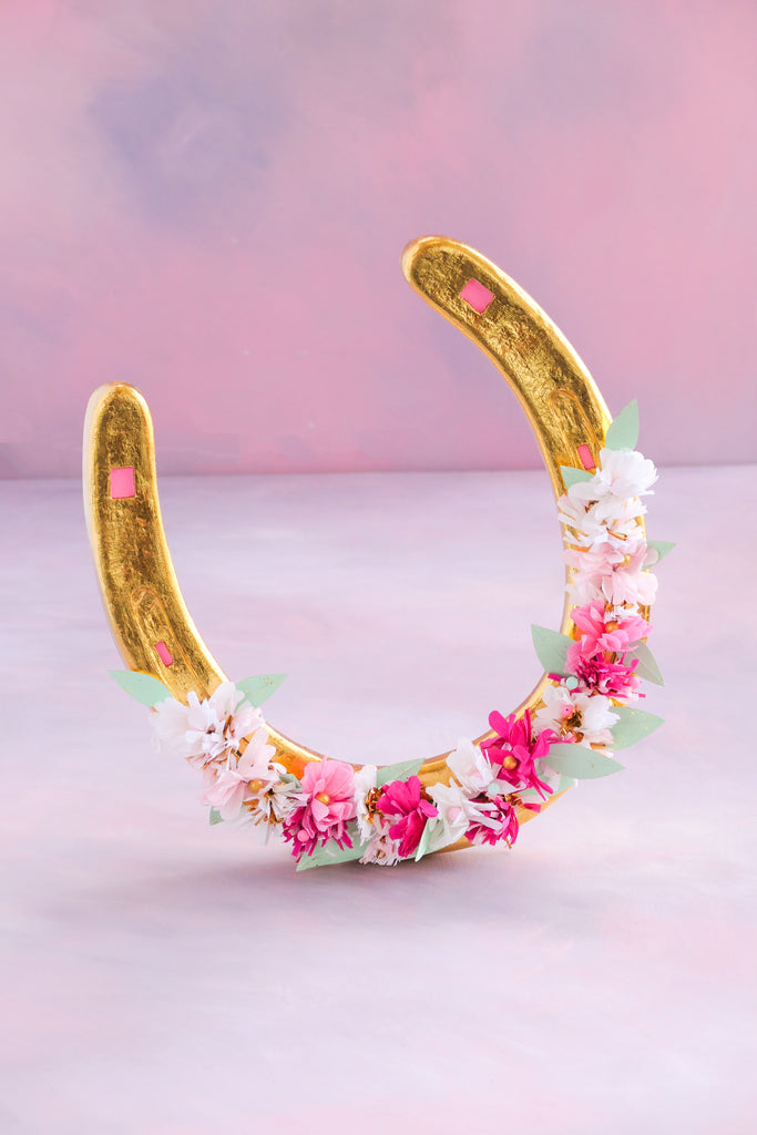 Gallop’s Lucky Horseshoe Display