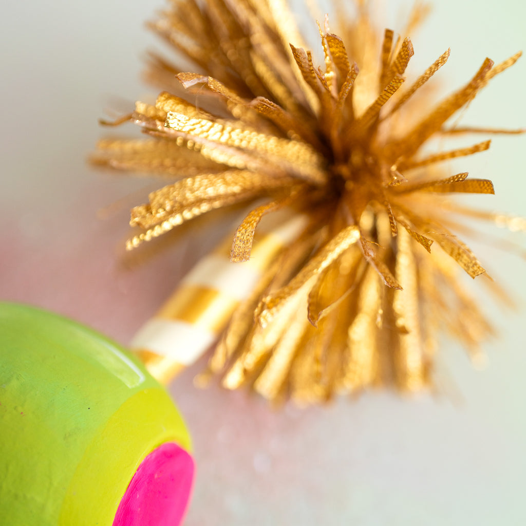 Tipsy Tinsel Olive Pick Display