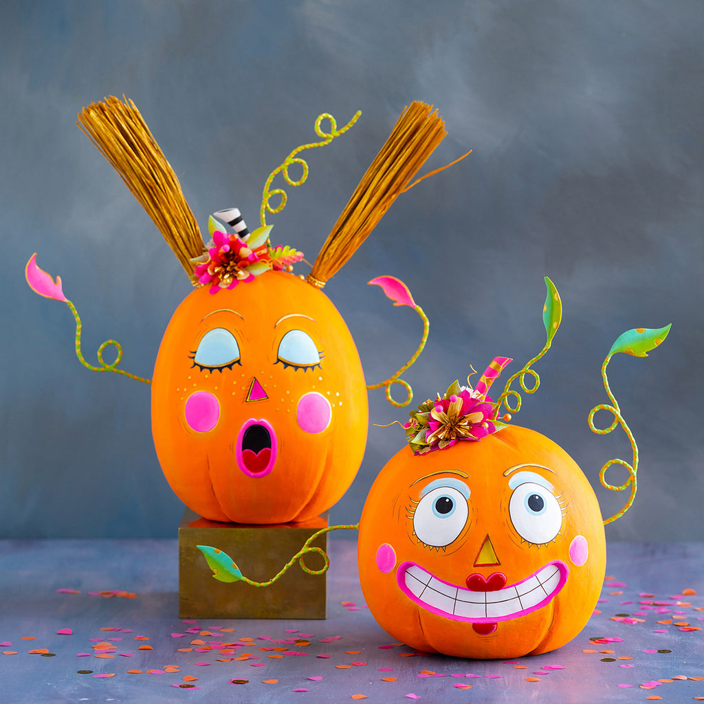 Bumpkin Betty & Gossip Gourdy Pumpkin Displays